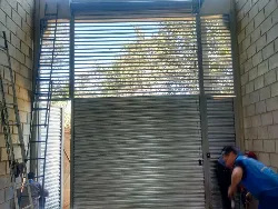 Porta de aço automática em Guarulhos - 3